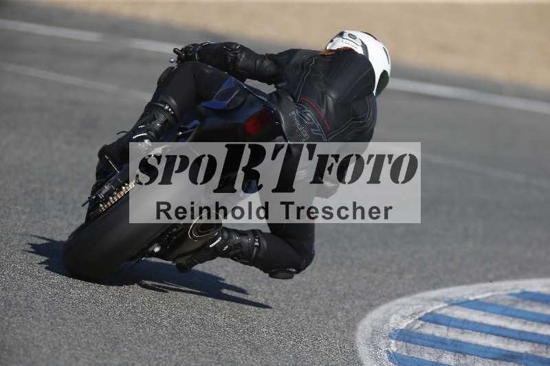 /Archiv-2024/01 26.-28.01.2024 Moto Center Thun Jerez/Gruppe gruen-green/backside